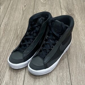 Nike Blazer Mid Black Sneakers Women’s 6.5 Classic High Top